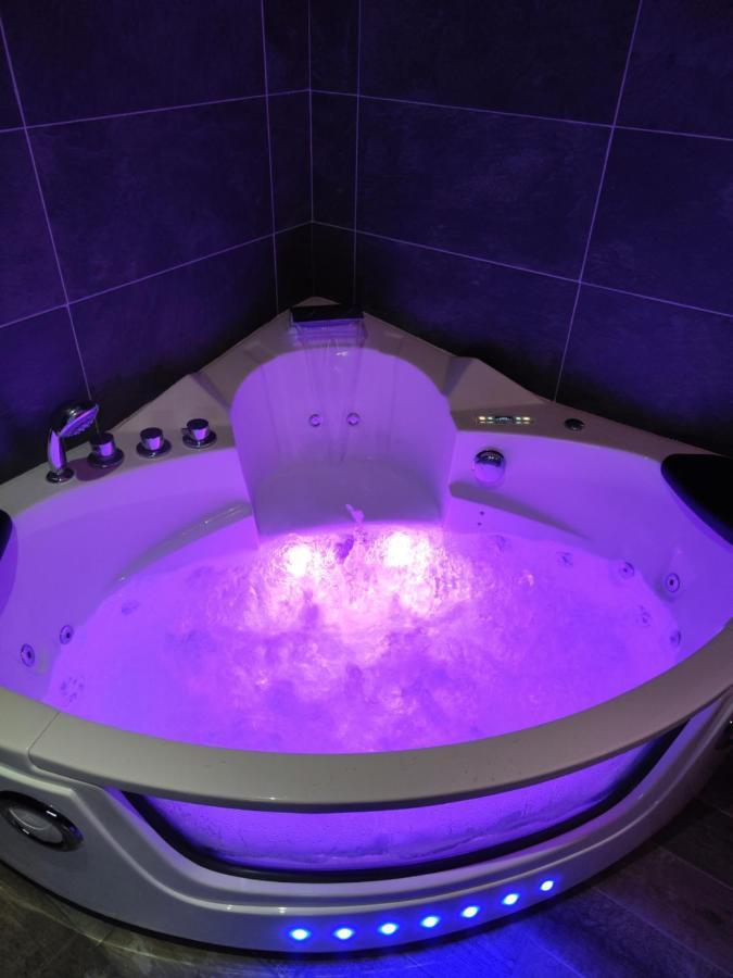 Loveroomxspa Bourg-Saint-Christophe Luaran gambar