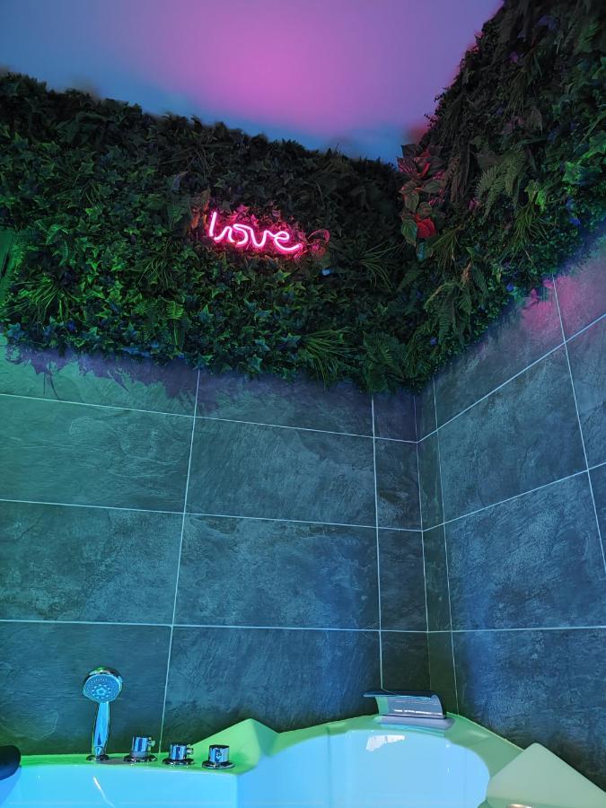 Loveroomxspa Bourg-Saint-Christophe Luaran gambar