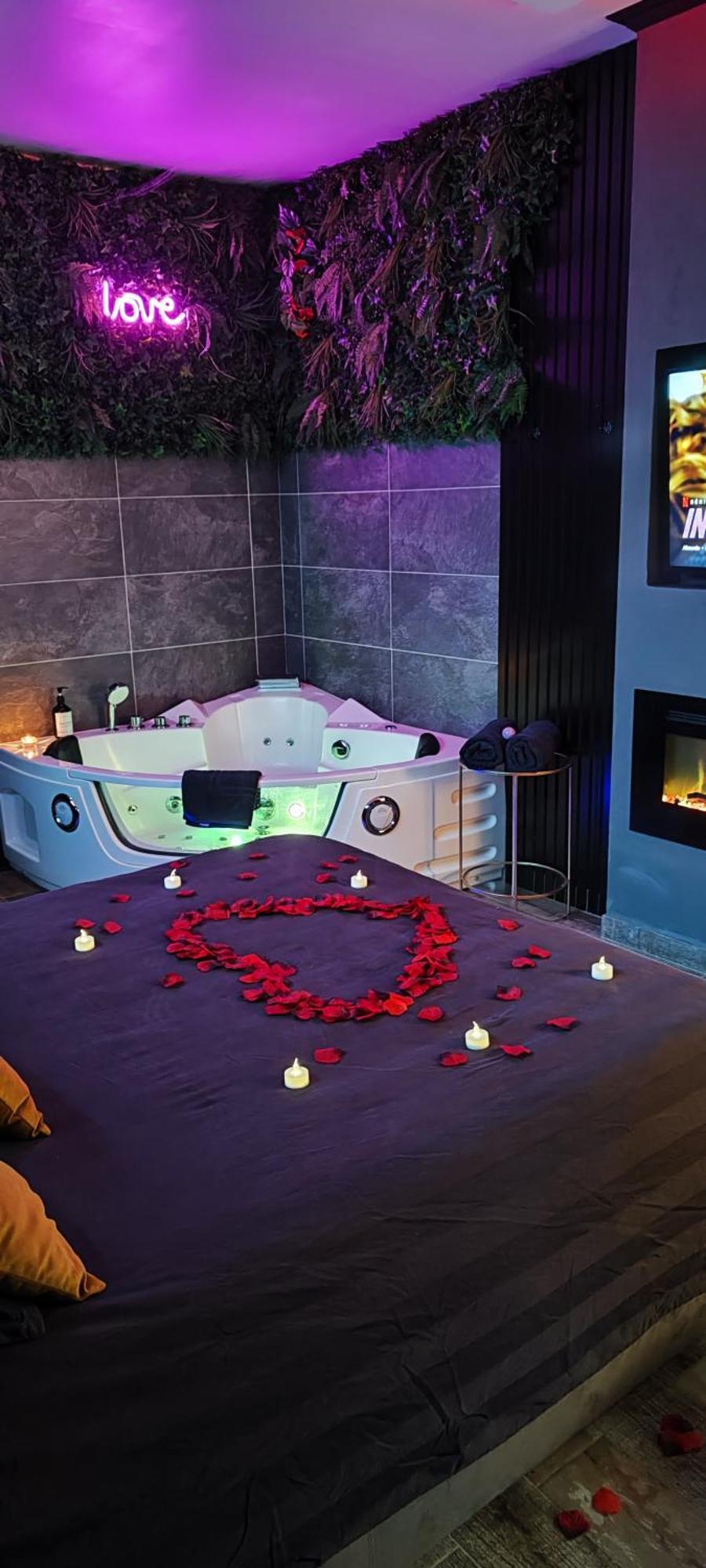 Loveroomxspa Bourg-Saint-Christophe Bilik gambar