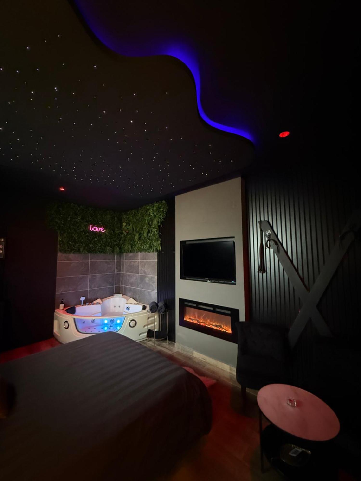 Loveroomxspa Bourg-Saint-Christophe Luaran gambar