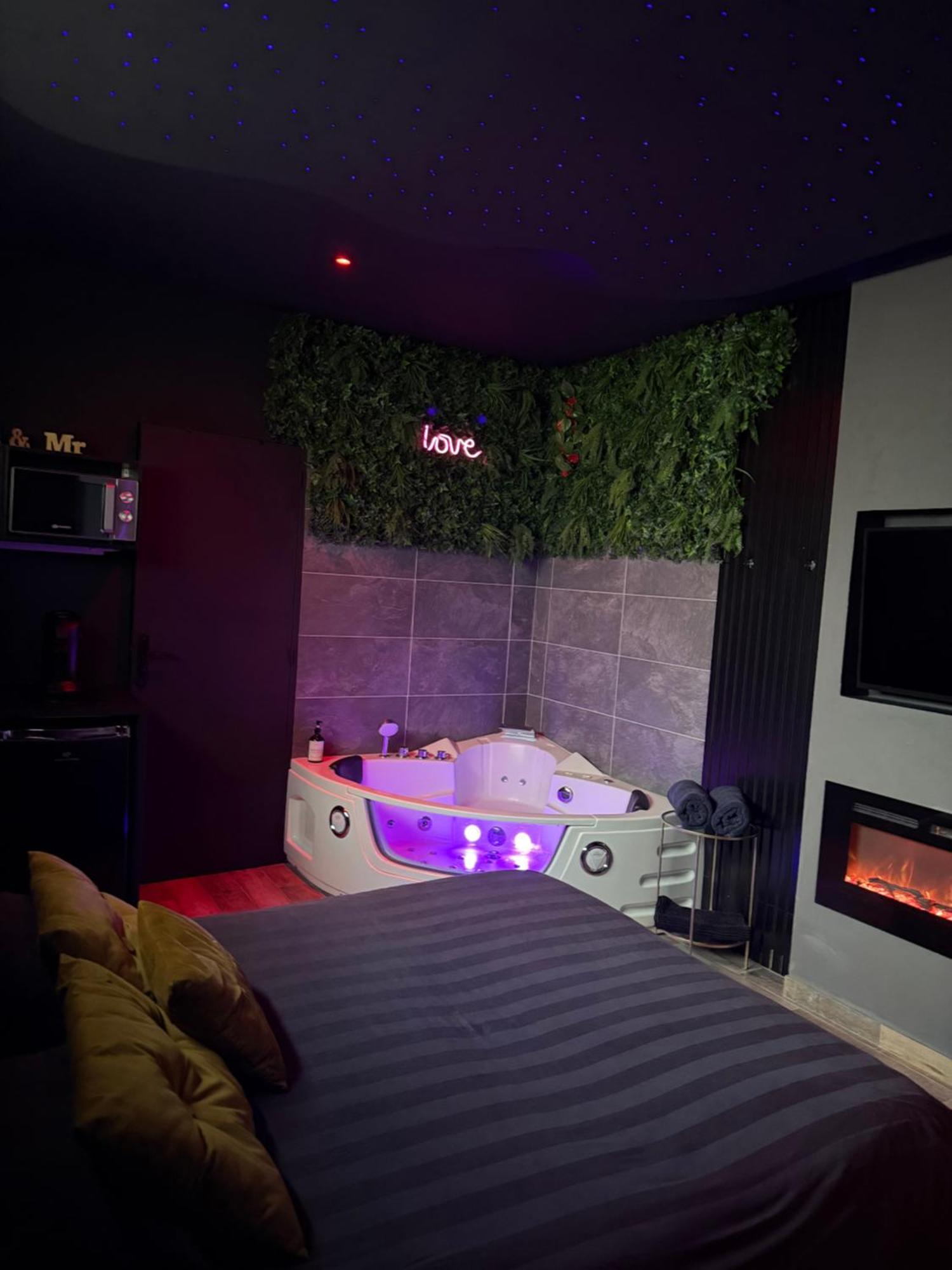 Loveroomxspa Bourg-Saint-Christophe Luaran gambar